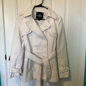 Woman's white peacoat with waistline belt, size L, good condition.